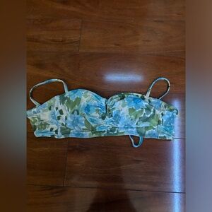 Bikini top blur and green
Size- 36B